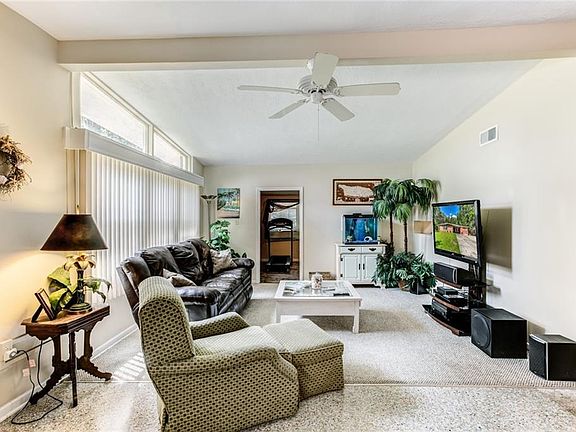 4th image of 1407 Park Dr