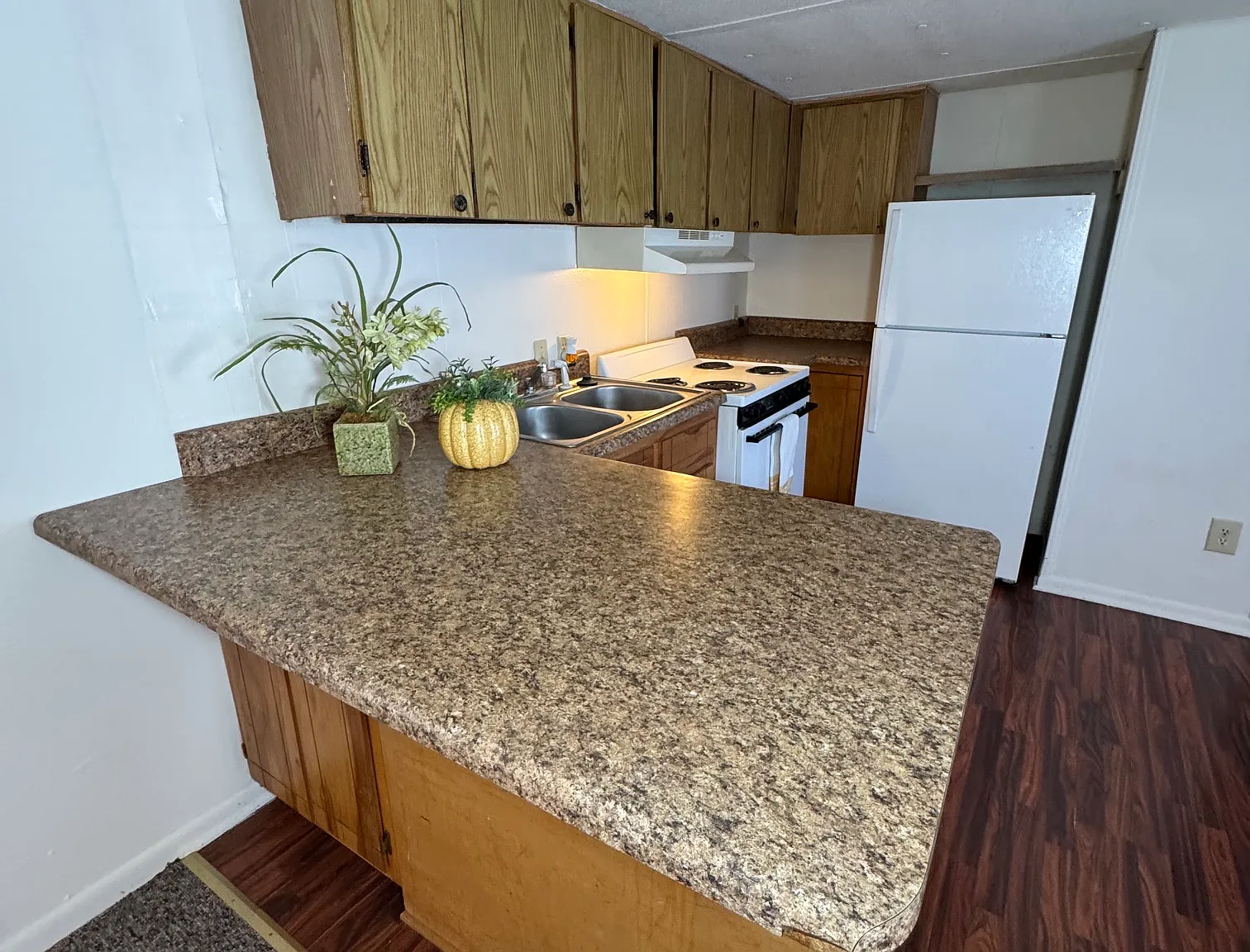 2 bed, 672 sqft, $725 — Photo 2