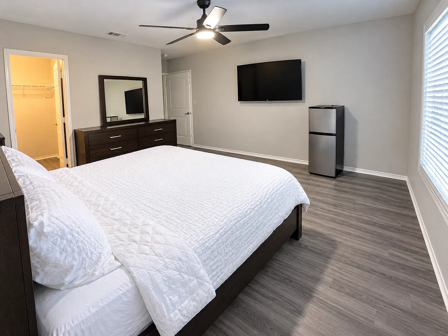 1 bed, 3040 sqft, $1,150 — Photo 2