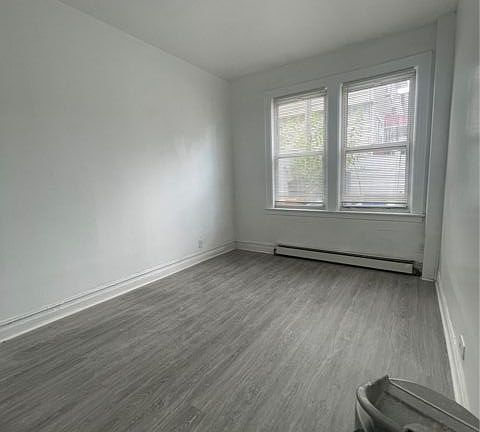 2nd image of 849 Castle Hill Ave