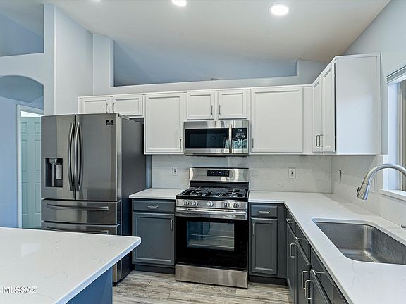 3rd image of 8698 N Joanna Dr