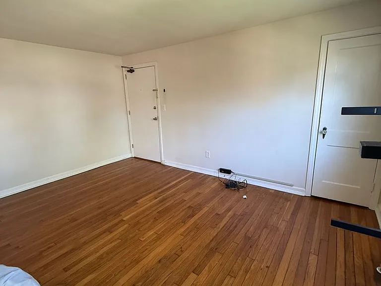 203 Reading Ave #&-302 — Photo 5