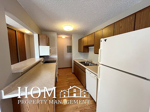 2nd image of 121 W Lind St #11374740