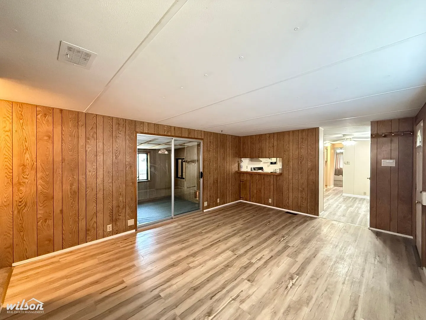 Charming 2 Bed, 2 Bath Home with Water, Sewer and Garbage Paid! — Photo 3