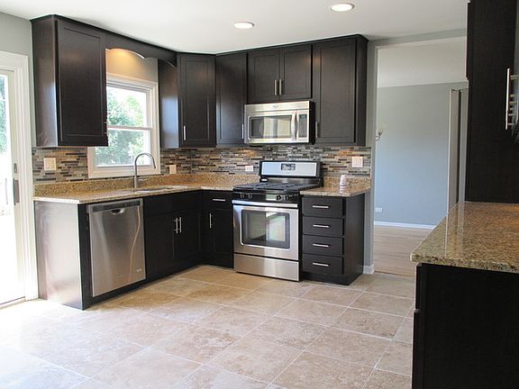 3rd image of 161 Schreiber Ave