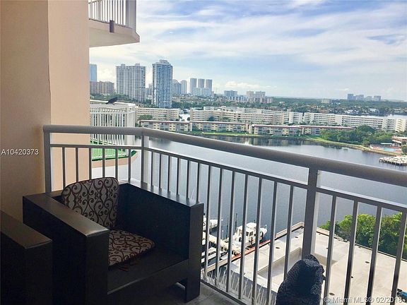 2nd image of 18071 Biscayne Blvd APT 1601