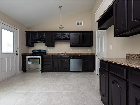 3rd image of 2736 Mistywood Ln