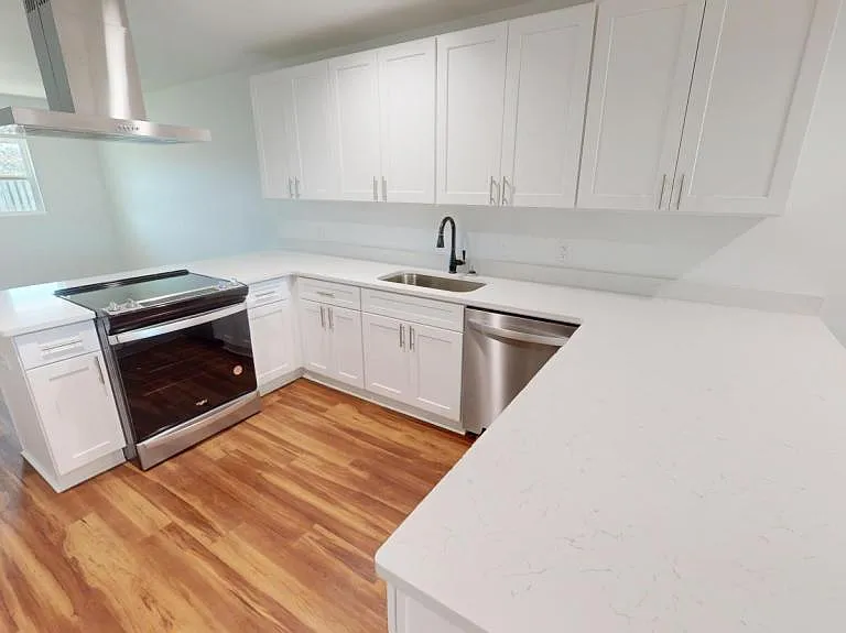 203 Charleston Dr — Photo 8