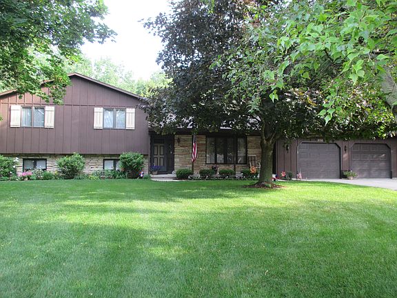 3rd image of 2132 Lucerne Ct