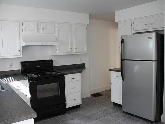 2nd image of 995-997 Northwest Blvd