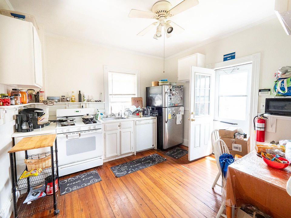 1st image of 18 Winslow Rd #2