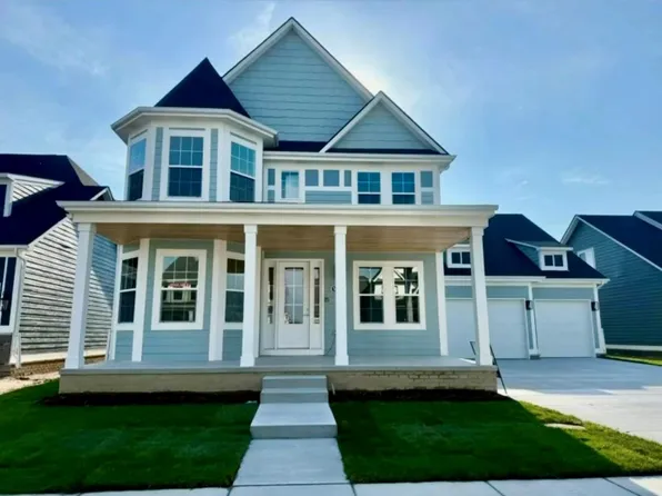 54689 Ann Dr, Macomb, MI 48042