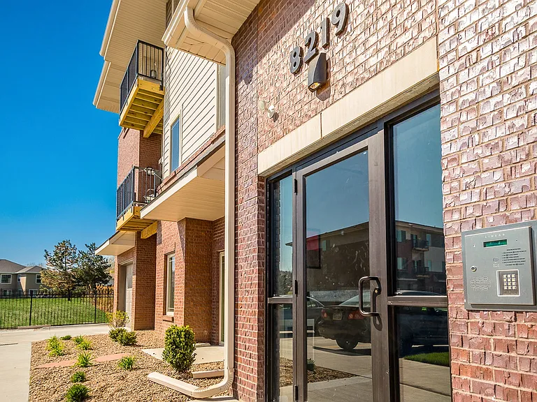 Timberline Apartments — Photo 9