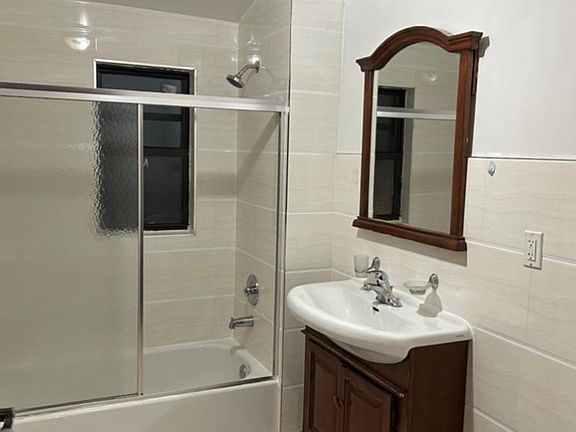 5th image of 32-21 112th St Floor 2