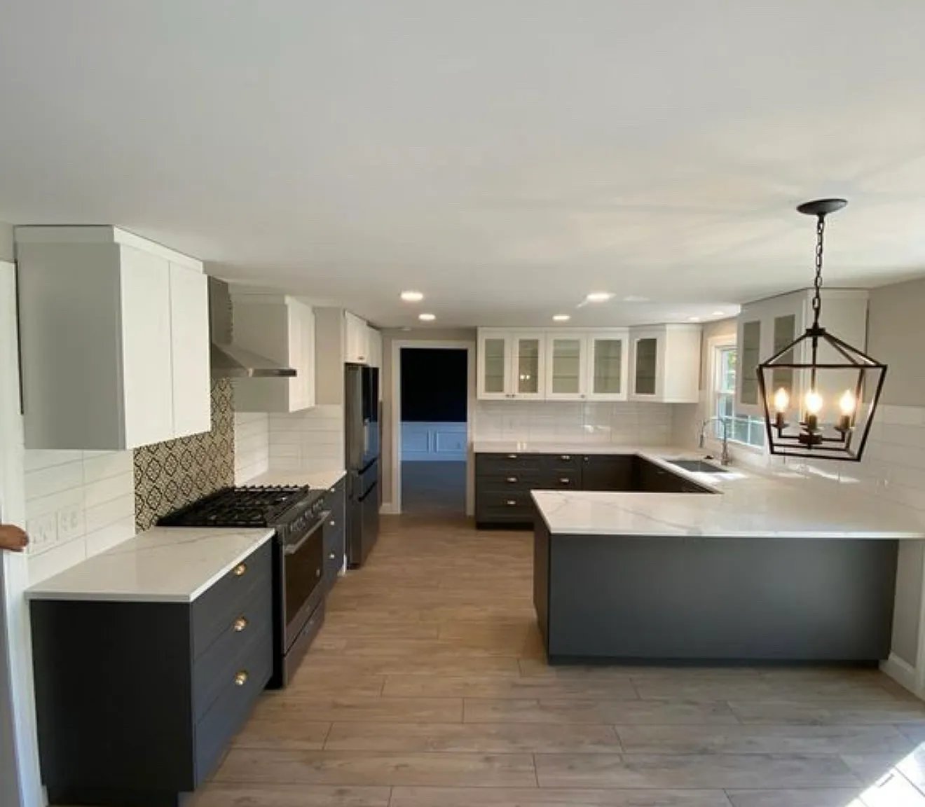 4 bed, 2.5 bath, 2475 sqft, $4,750 — Photo 3