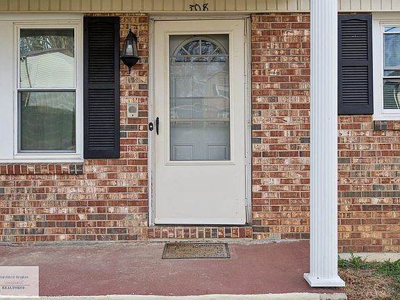 4th image of 308 Greenwich Cir