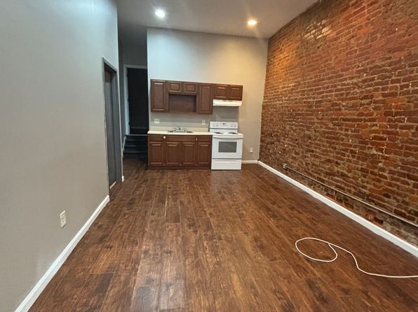 3509 Kensington Ave FLOOR 1