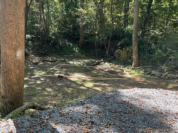 3rd image of 180 Miller Ave