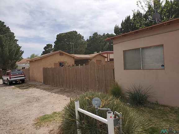 3rd image of 214 E Country Club Rd
