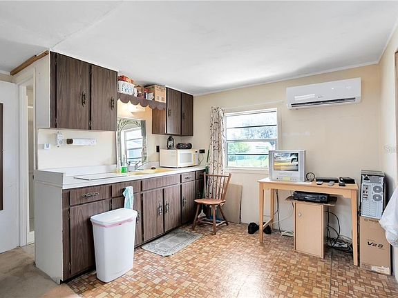 3rd image of 1614 Trout Blvd