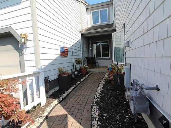 2nd image of 324 Summerhaven Dr N