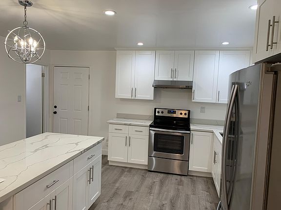 3rd image of 1552 Regent St #1