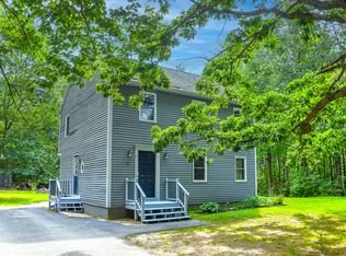 8 Oakwood Cir, Naples, ME 04055