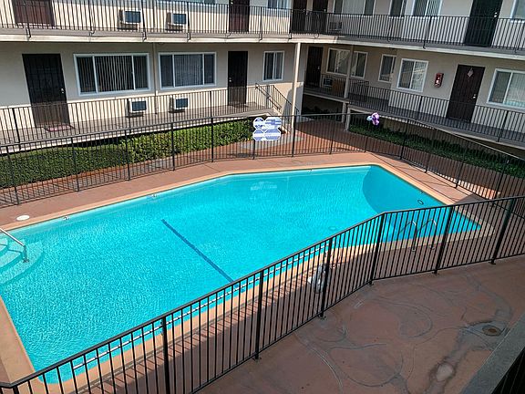3rd image of 812 S Glendale Ave #28
