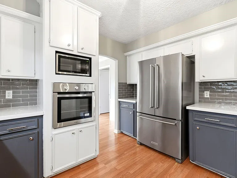 7902 Lichen Ln — Photo 18