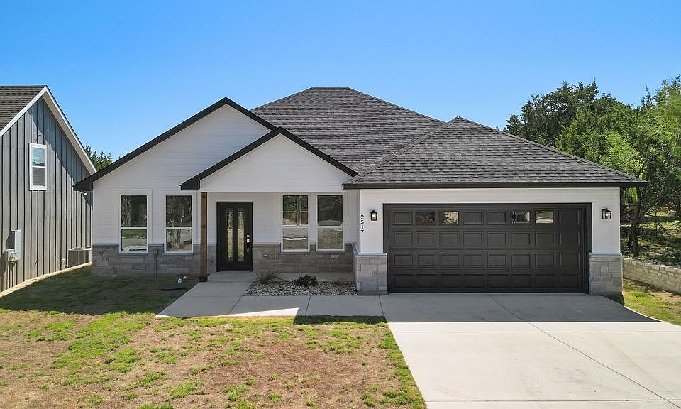 1st image of 2517 Creek Dr