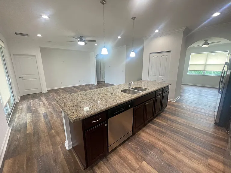 480 NW Windflower Ter — Photo 4