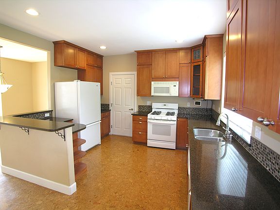 4th image of 7009 82nd Street Ct E