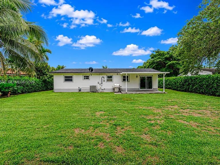 6255 SW 62nd Ct — Photo 18