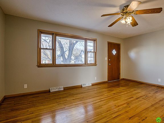4th image of 4625 Greenwood St