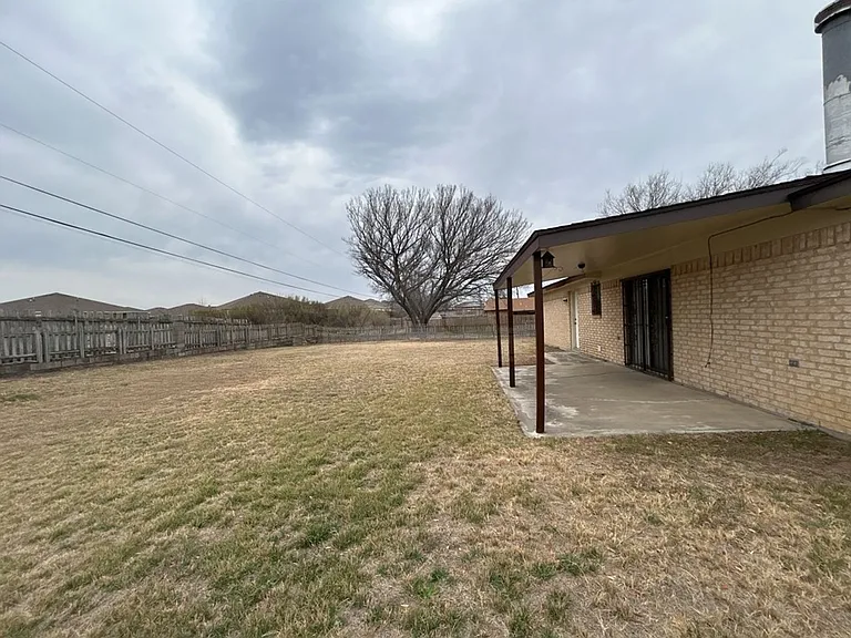 3422 Chisholm Trl — Photo 24