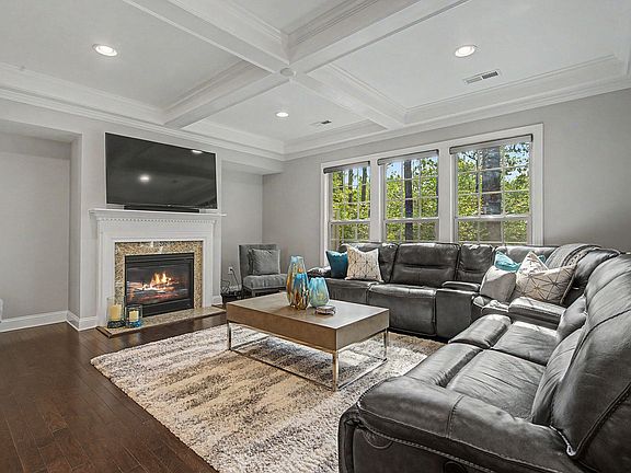5th image of 265 Daymire Glen Ln