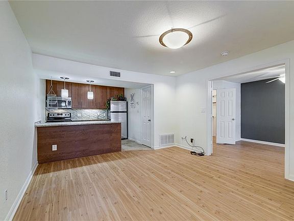 5th image of 7685 Northcross Dr Unit 902