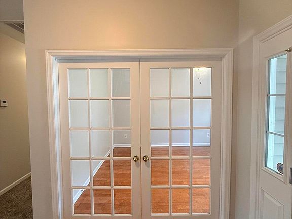 3rd image of 106 Blackheath Drive