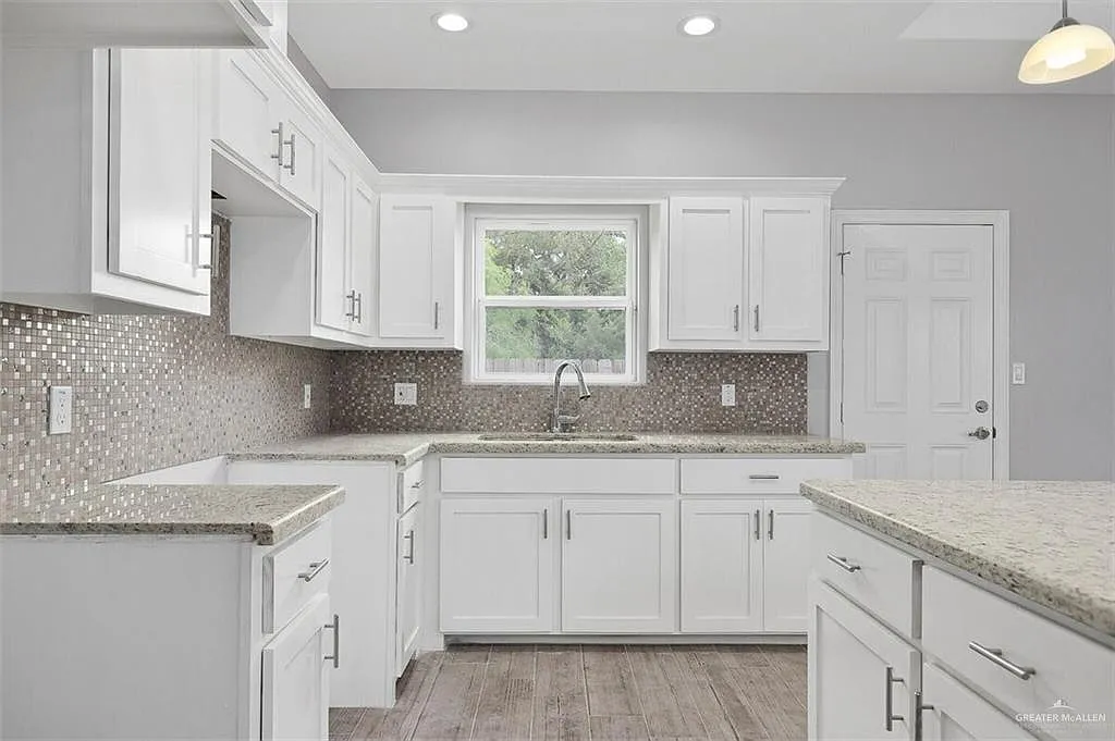 2 bed, 2.0 bath, 938 sqft, $1,100 — Photo 4