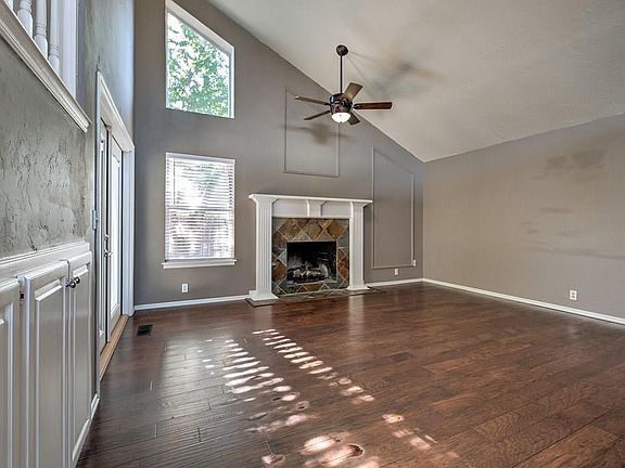5th image of 9024 NW 99th Ct