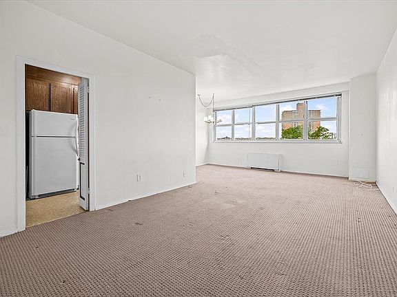 2nd image of 555 Kappock St APT 3T