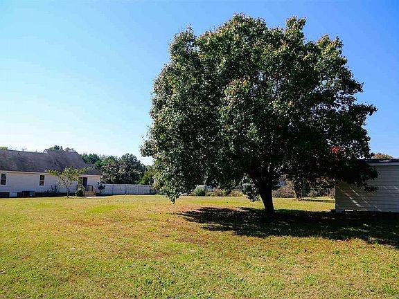 2nd image of 124 Ashley Dr