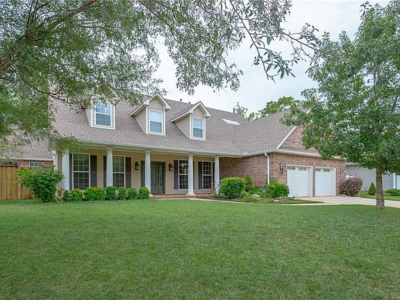 2nd image of 604 Monomoy Ct