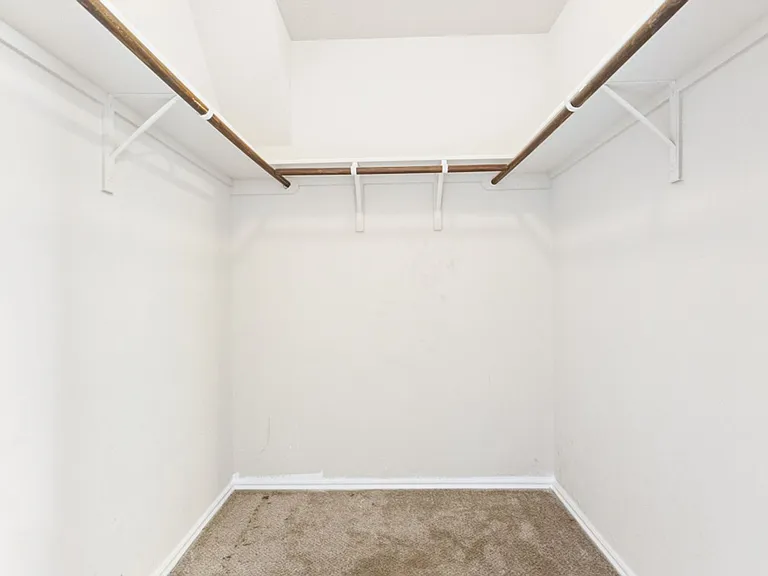 1533 Redbridge Dr — Photo 16