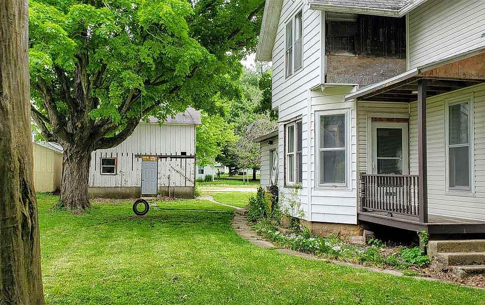 2nd image of 502 S 2nd St