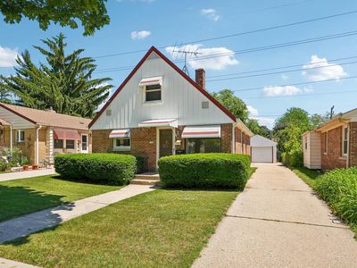 5740 N Dexter AVENUE, Glendale, WI, 53209