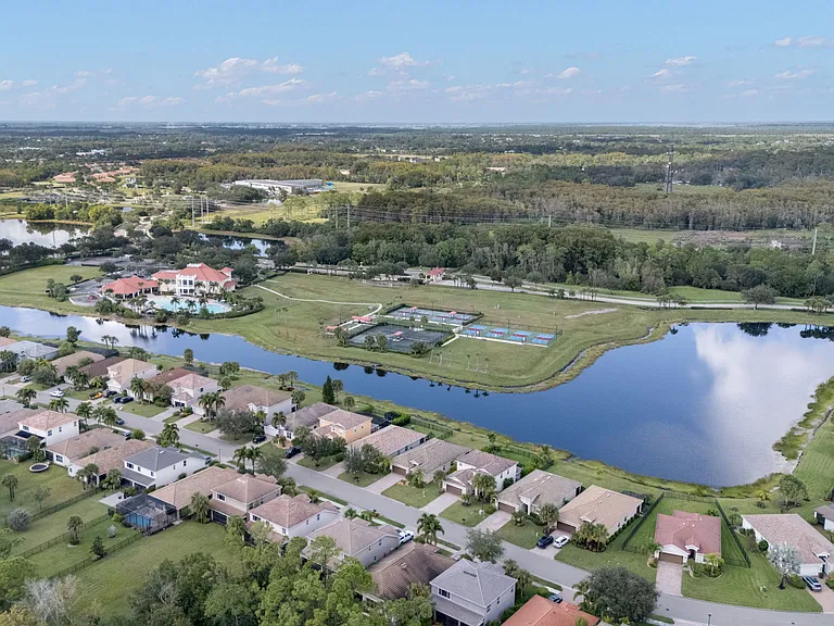 16000 Palmetto Prairie Dr — Photo 43