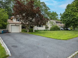 8 Berkeley Ter, Livingston, NJ 07039