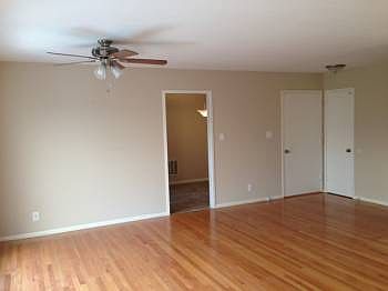 3rd image of 1221 Heatherstone Way