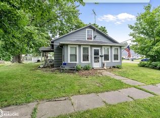 303 S Main St, Wapello, IA 52653